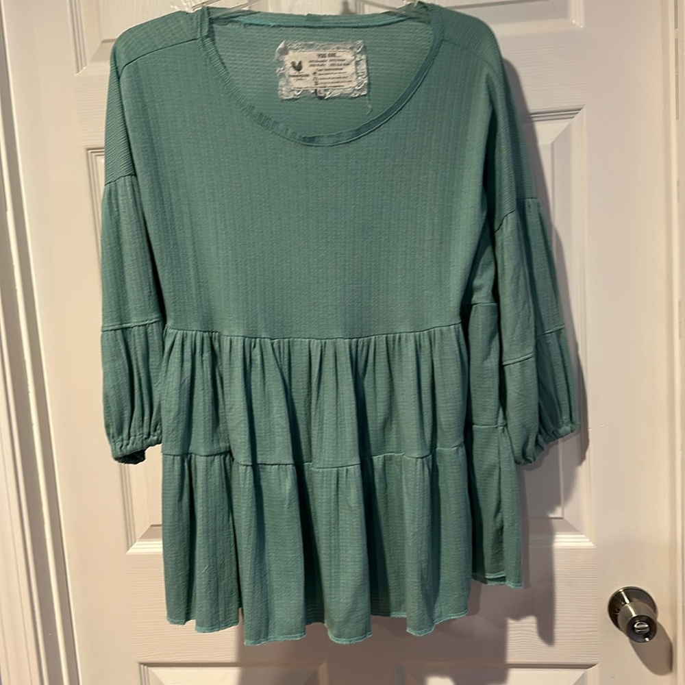 Gently Worn Women’s Farmhouse Frocks Tiered Babydoll Top in Mint Green-Large